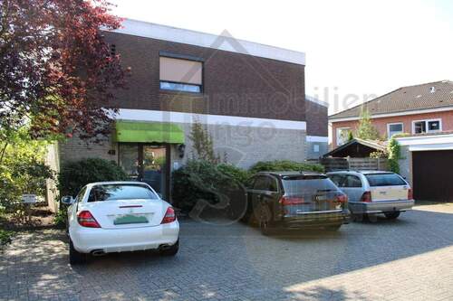 Parkfläche rechts - 