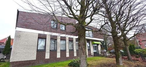 Ostansicht - 7 Zimmer Einfamilienhaus in Weener