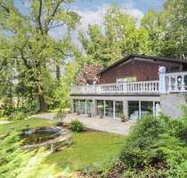 Wohnen im Grünen: Einfamilienhaus mit Pool und großzügigem Garten in Alleinlage! - Landshut Auloh