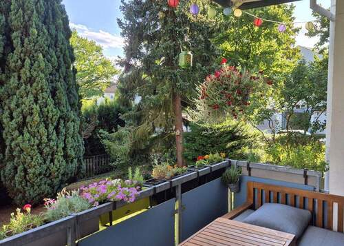 Hauptbalkon mit Gartenblick - 3 Zimmer Etagenwohnung zum Kaufen in Stuttgart