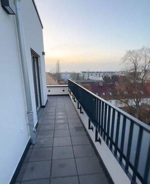 umliegende Dachterrasse 1 - 2 Zimmer Etagenwohnung zur Miete in Berlin