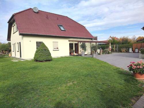 Eingangsbereich - 9 Zimmer Einfamilienhaus zum Kaufen in Erfurt
