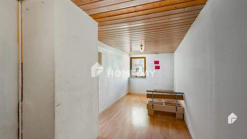 1. OG Schlafzimmer 1 - 