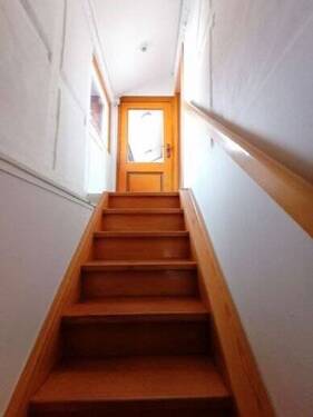 Büro 1 Aufgang zum Besprechungsraum - 