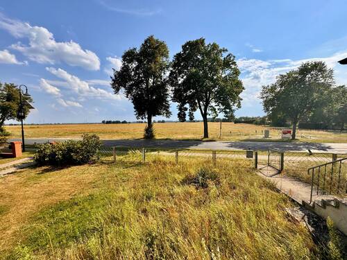 Feldblick - Großes Grundstück mit Entwicklungspotenzial