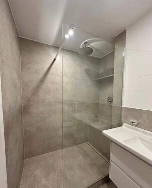 Badezimmer - 2 Zimmer Etagenwohnung in Frankfurt am Main