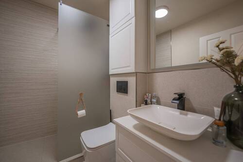 Badezimmer - 4 Zimmer Etagenwohnung zum Kaufen in Geilenkirchen