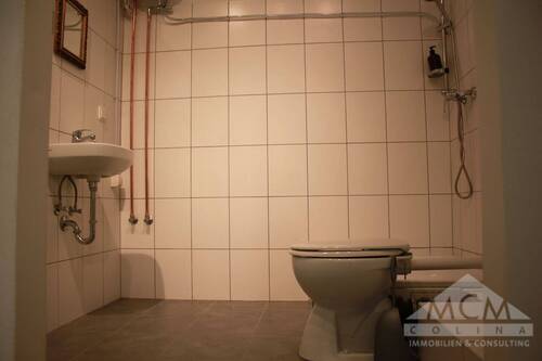 Sanitäranlage - 2 Zimmer Gewerbeobjekt (Büro, Produktion, Verkauf) in Frankfurt am Main