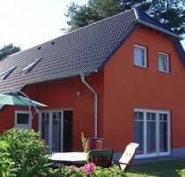 Zwischen Kiefern und Strand - Häuschen (DHH) im idyllischen Ostseebad Baabe - by Rujana