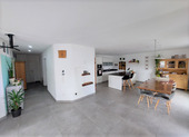 Wohnen- Essen - Exklusive Erdgeschoss- Wohnung inkl. Einzelgarage, Balkon, Terrasse und hochwertiger Einbauküche