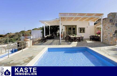 Titel - Idyllisches Ökotourismus-Hotel mit Pools, Gärten und atemberaubender Aussicht 