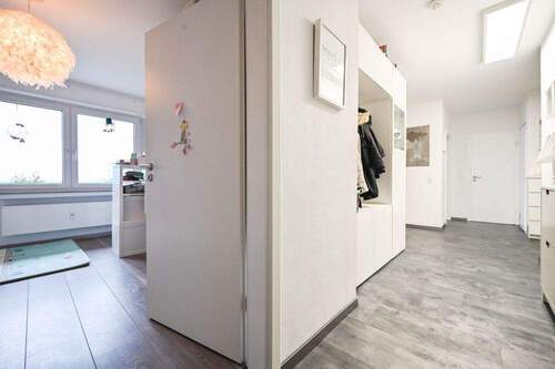 Flur - Etagenwohnung mit 96,00 m&sup2; in Hattingen zum Kaufen
