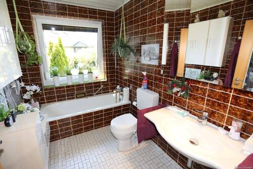 Wannenbad im Erdgeschoss - 