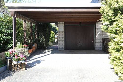 Carport und Garage - 