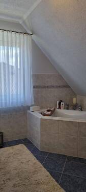 OG Bad mit Wanne - 