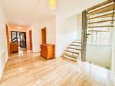 7 Hausflur - 