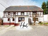 Ansicht - Zwei-Seiten-Bauernhof mit Fachwerkhaus und Scheune