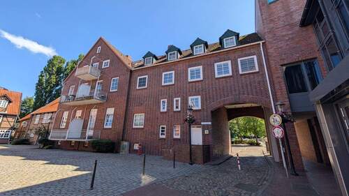 Hausansicht hinten - 2 Zimmer Etagenwohnung zum Kaufen in Buxtehude