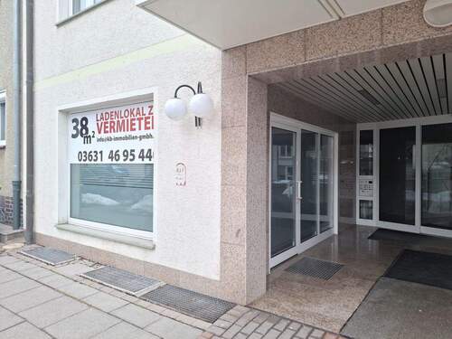 Schaufenster mit Eingangsbereich - 1 Zimmer Gewerbeobjekt (Büro, Produktion, Verkauf) zur Miete in Nordhausen