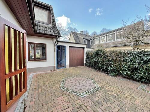 Terrasse zwischen den Häusern - 