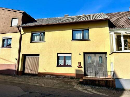 Vorderansicht - 4 Zimmer Mehrfamilienhaus, Wohnhaus zum Kaufen in Illingen