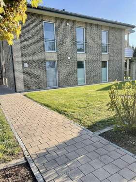 die untere Wohnung - Etagenwohnung mit 86,00 m&sup2; in Sulingen zum Kaufen