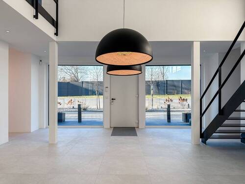 Haustür und Esszimmer - 