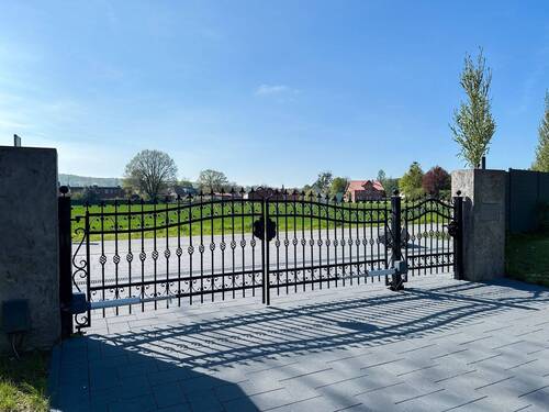 Hoftor - 5 Zimmer Einfamilienhaus in Apelern