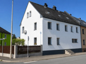 Außenansicht 4 - ***Gepflegtes Familienhaus mit Potenzial zum Mehrgenerationenwohnen***