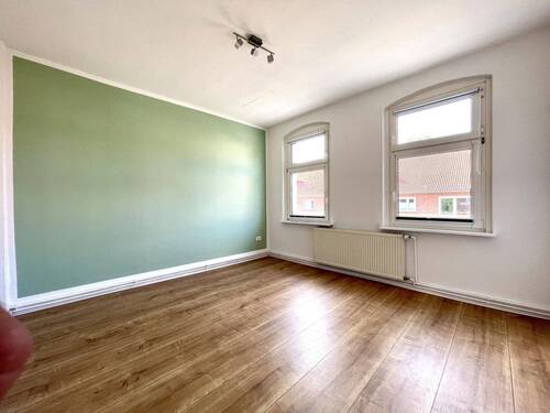 Wohnzimmer - Stilvolles City-Apartment mit Bahnhofsnähe: Komfortables Wohnen in Lüneburg