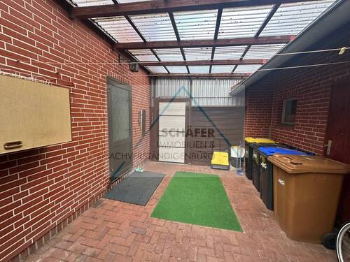 überdachter Bereich/Nebengebäude - 