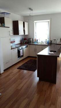 Bild 1 - Wohnen im Herzen von Bad Endorf - moderne 2-Zimmer-Wohnung mit Balkon