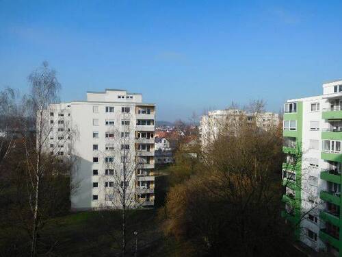 Ausblick - GEPFLEGTE 3-ZIMMERWOHNUNG MIT ZWEI BALKONEN IN ZENTRALER LAGE