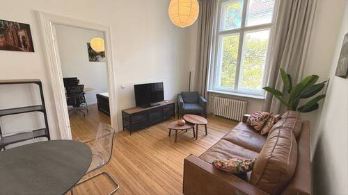 Wohnzimmer - 2 Zimmer Etagenwohnung zum Kaufen in Berlin