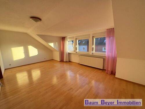 Zimmer im Dachgeschoss - 