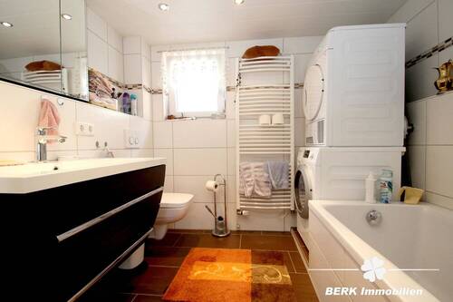 Badezimmer - Einfamilienhaus mit 85,00 m&sup2; in Stockstadt zum Kaufen