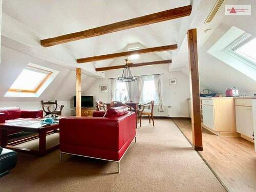 Wohnzimmer mit offener Küche DG WE 5 - 