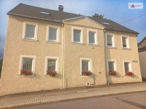 Frontansicht Haus - 1 Zimmer Mehrfamilienhaus, Wohnhaus zum Kaufen in Deutschneudorf / Deutscheinsiedel