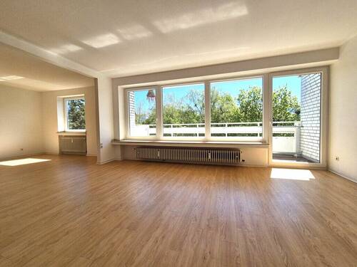 Wohnzimmer - 2 Zimmer Etagenwohnung zum Kaufen in Aachen