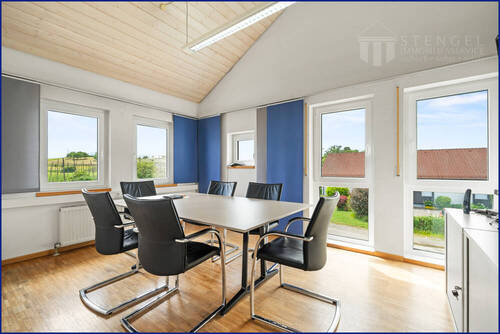 Besprechung - 