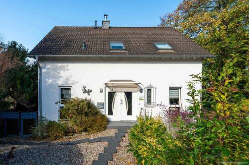 Hausansicht - Einfamilienhaus mit 166,50 m² in Bonn / Dottendorf zum Kaufen