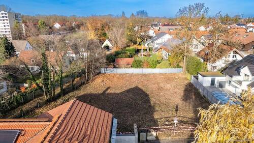 Luftaufnahme des Grundstücks - 