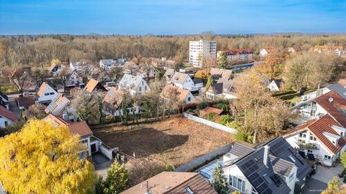 Luftaufnahme des Grundstücks - 