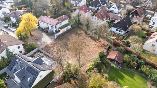 Luftaufnahme des Grundstücks - 