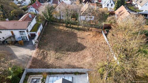 Luftaufnahme des Grundstücks - 