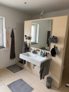 Bad - 4 Zimmer Etagenwohnung zur Miete in Brühl