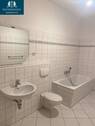 Badezimmer mit Wanne - 
