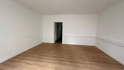 Eingangs- oder Empfangszimmer - 2 Zimmer Gewerbeobjekt (Büro, Produktion, Verkauf) in Landshut