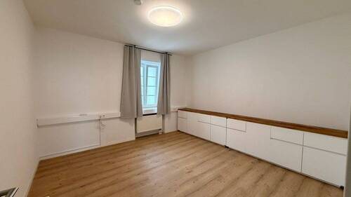 Büro- oder Pflegezimmer - 