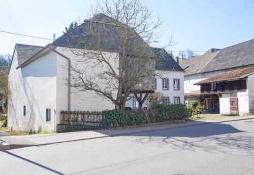 Seitenansicht - 8 Zimmer Einfamilienhaus in Oberweis